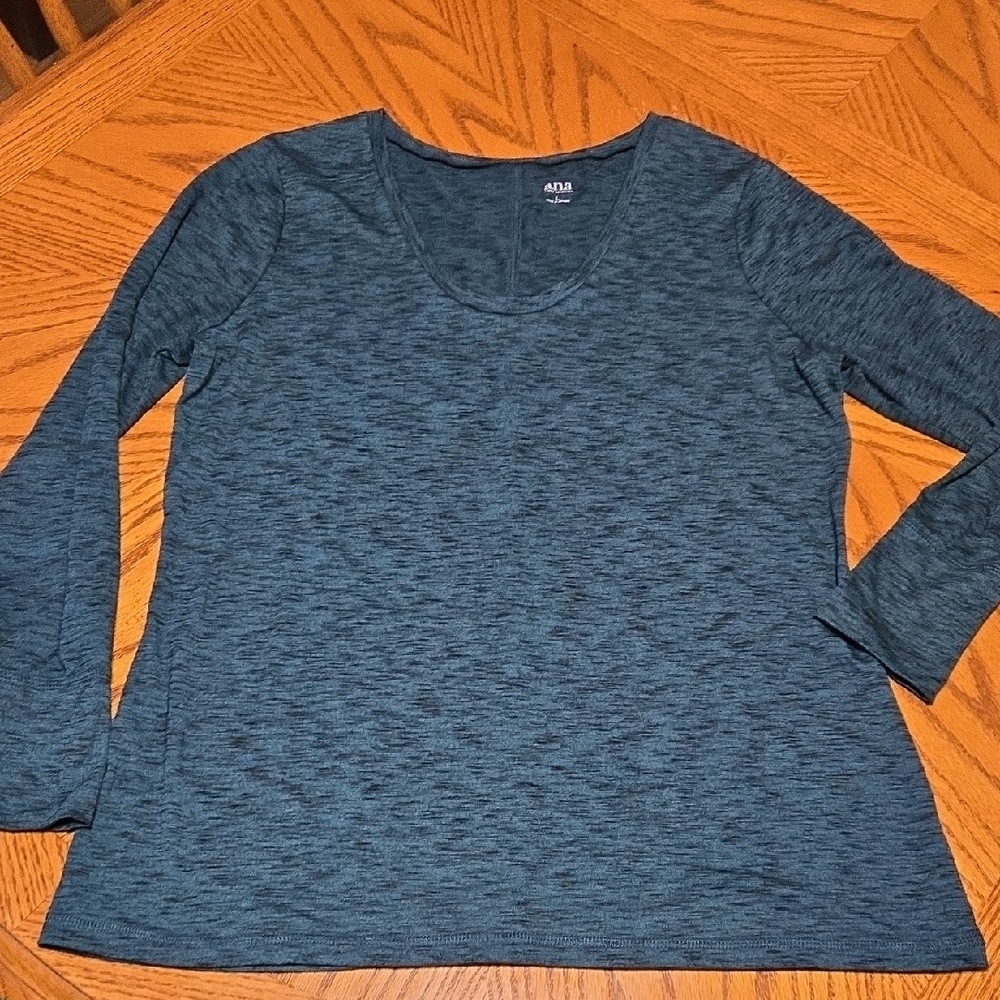 a.n.a Heathered Slate Green Long Sleeve Scoop Neck Tee